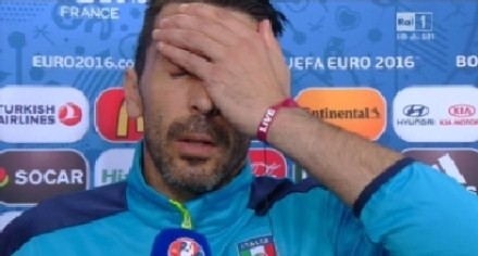 Italia fuori dal Mondiale: Buffon in lacrime